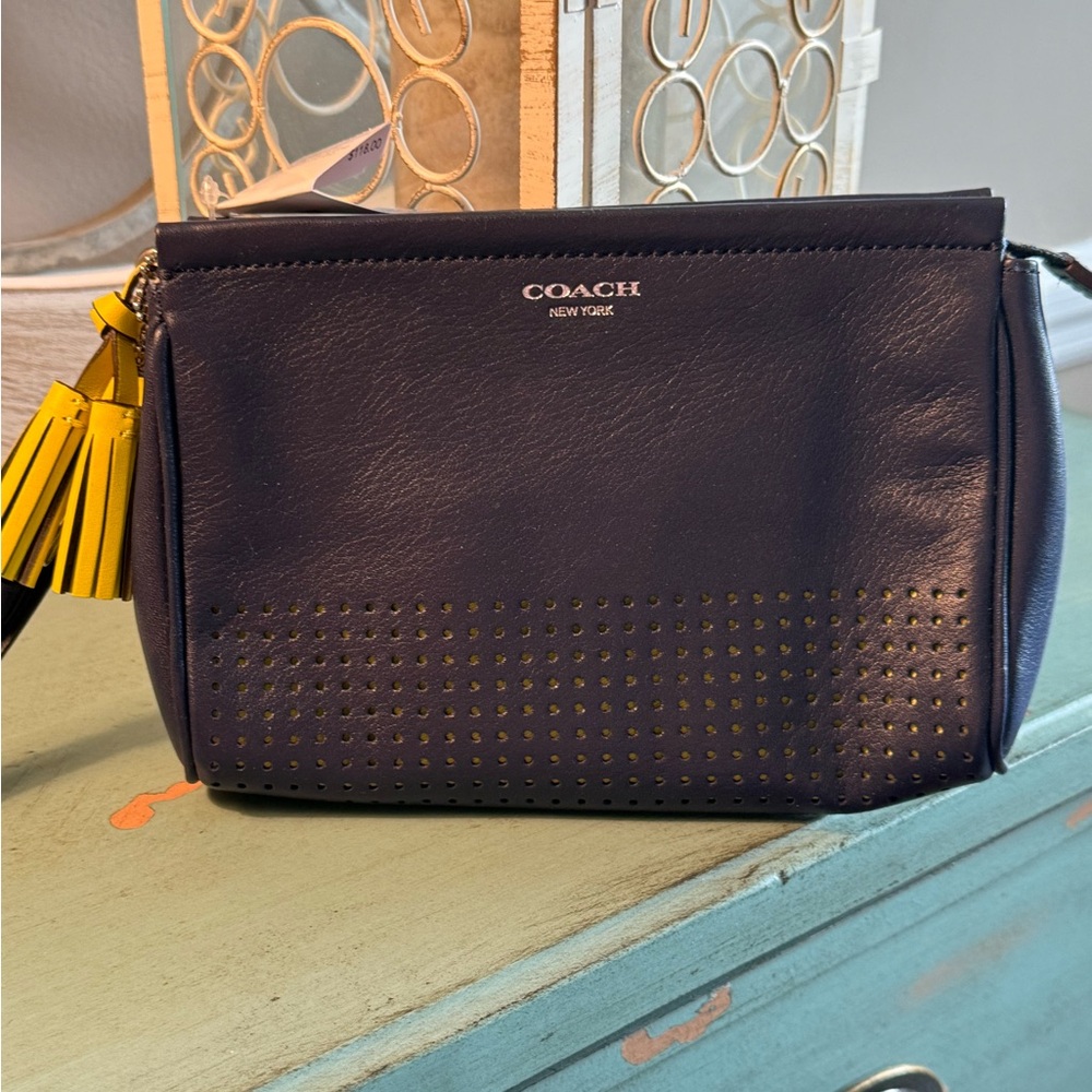 NWT Leather Coach Wristlet - NAVY
